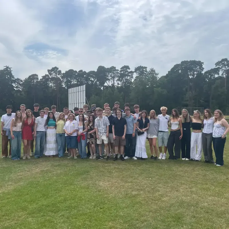 Alumni Class of 2020 Return for a Joyful Reunion