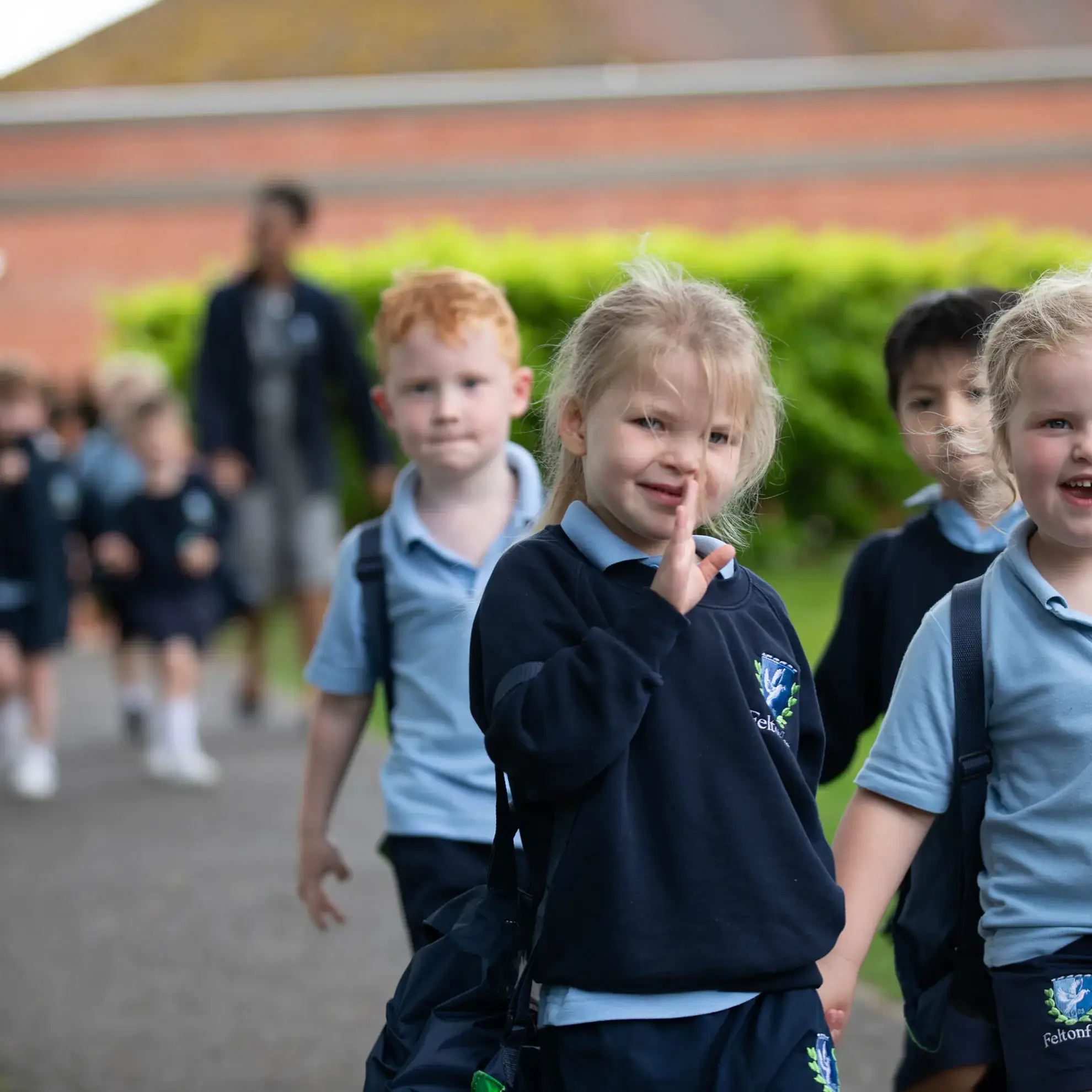 Students arriving at Calver House